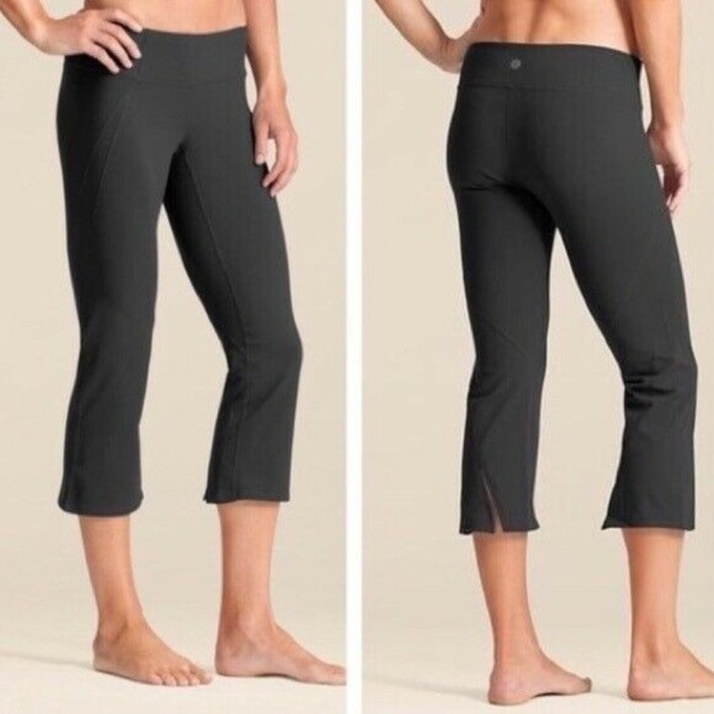 Athleta Black Power Ananda Capri Leggings Size XS